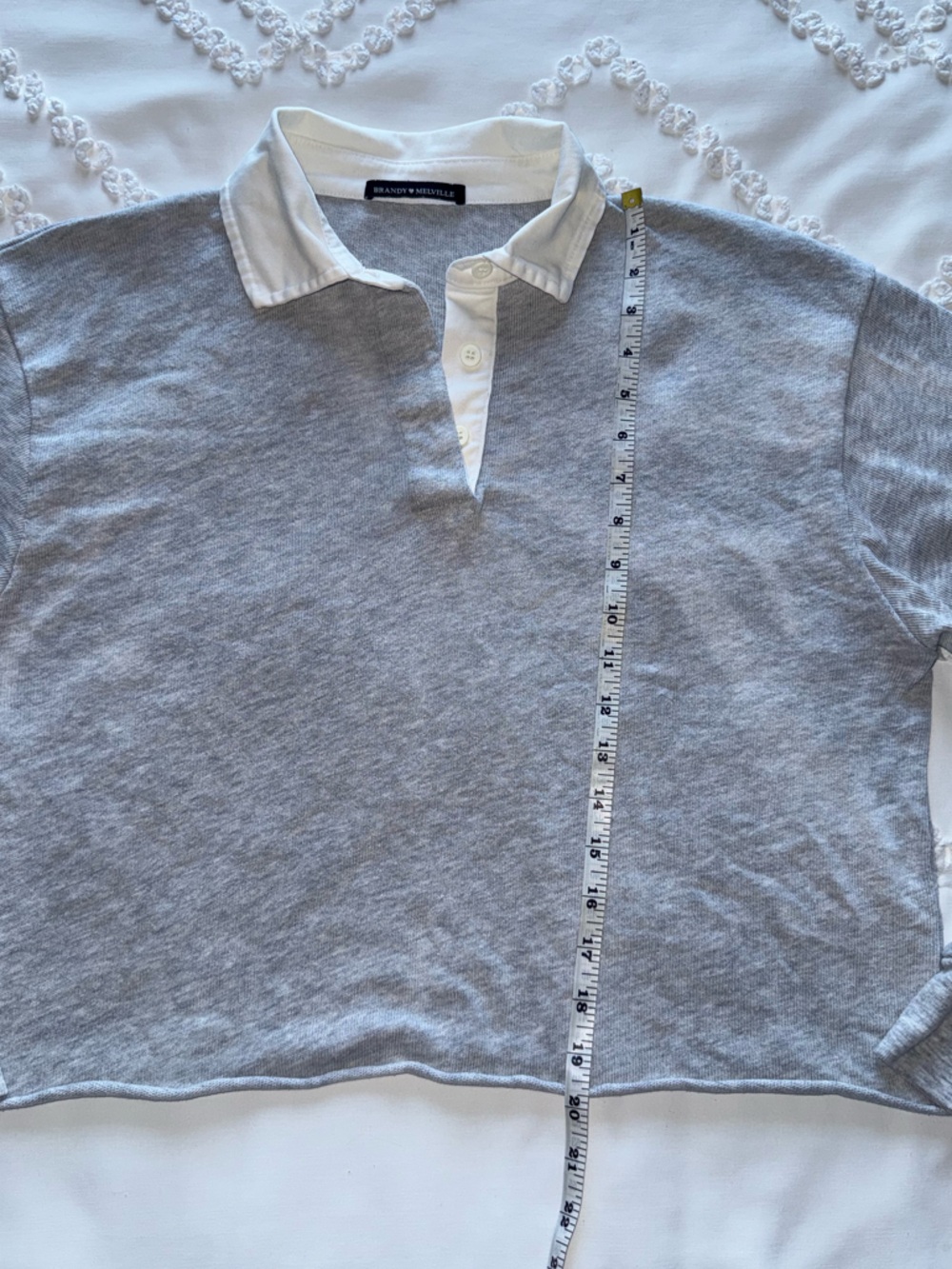 Brandy Melville Collared Long Sleeve Crop Top - Picture 6 of 7